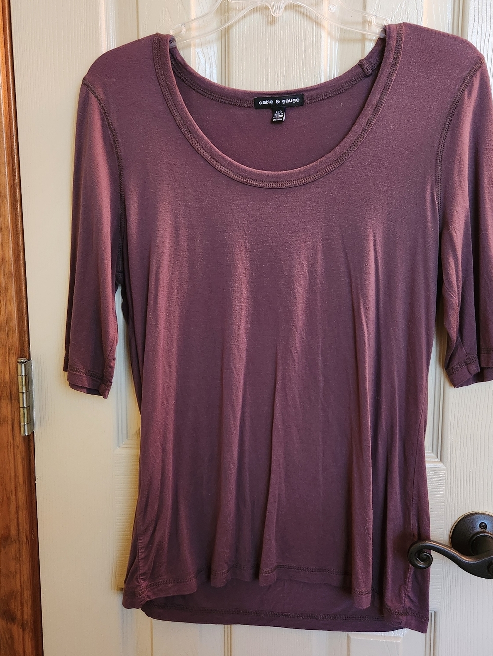 Cable & Gauge Scoop Neck Short Sleeve Top in Plum